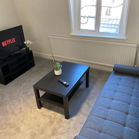 Modern 1 Bedroom Flat In Paddington ロンドン エクステリア 写真