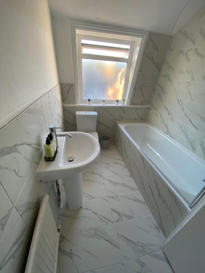 Modern 1 Bedroom Flat In Paddington ロンドン エクステリア 写真